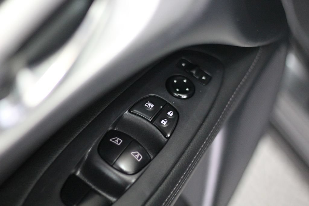 Used 2020 Nissan Pathfinder SL AWD/4WD image 51