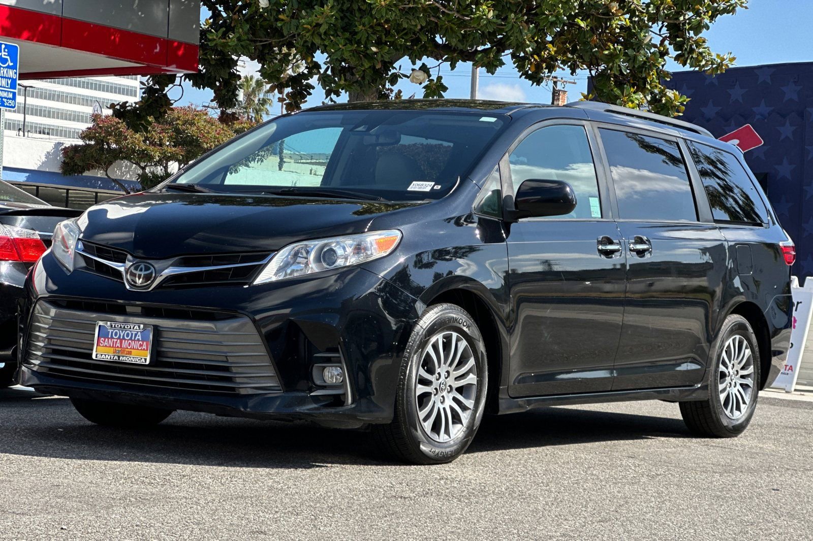Used 2020 Toyota Sienna XLE FWD image 8