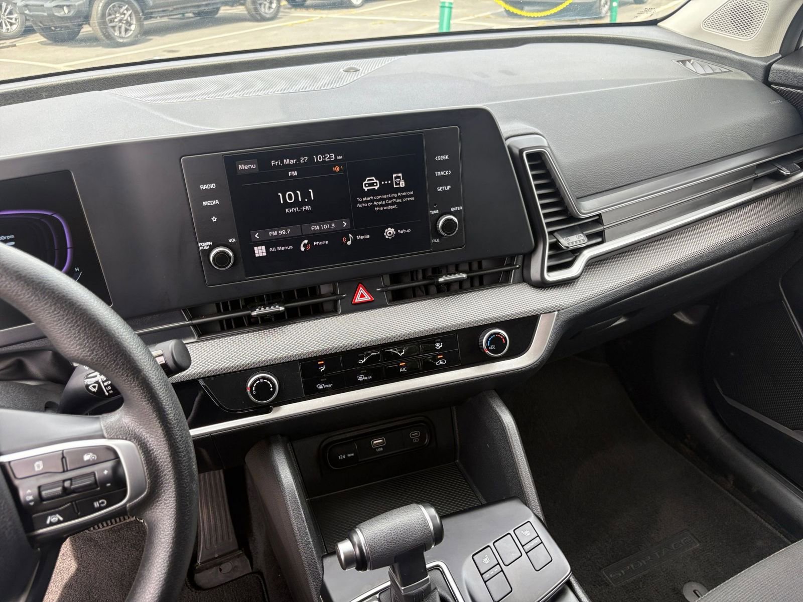 Used 2025 Kia Sportage LX image 17