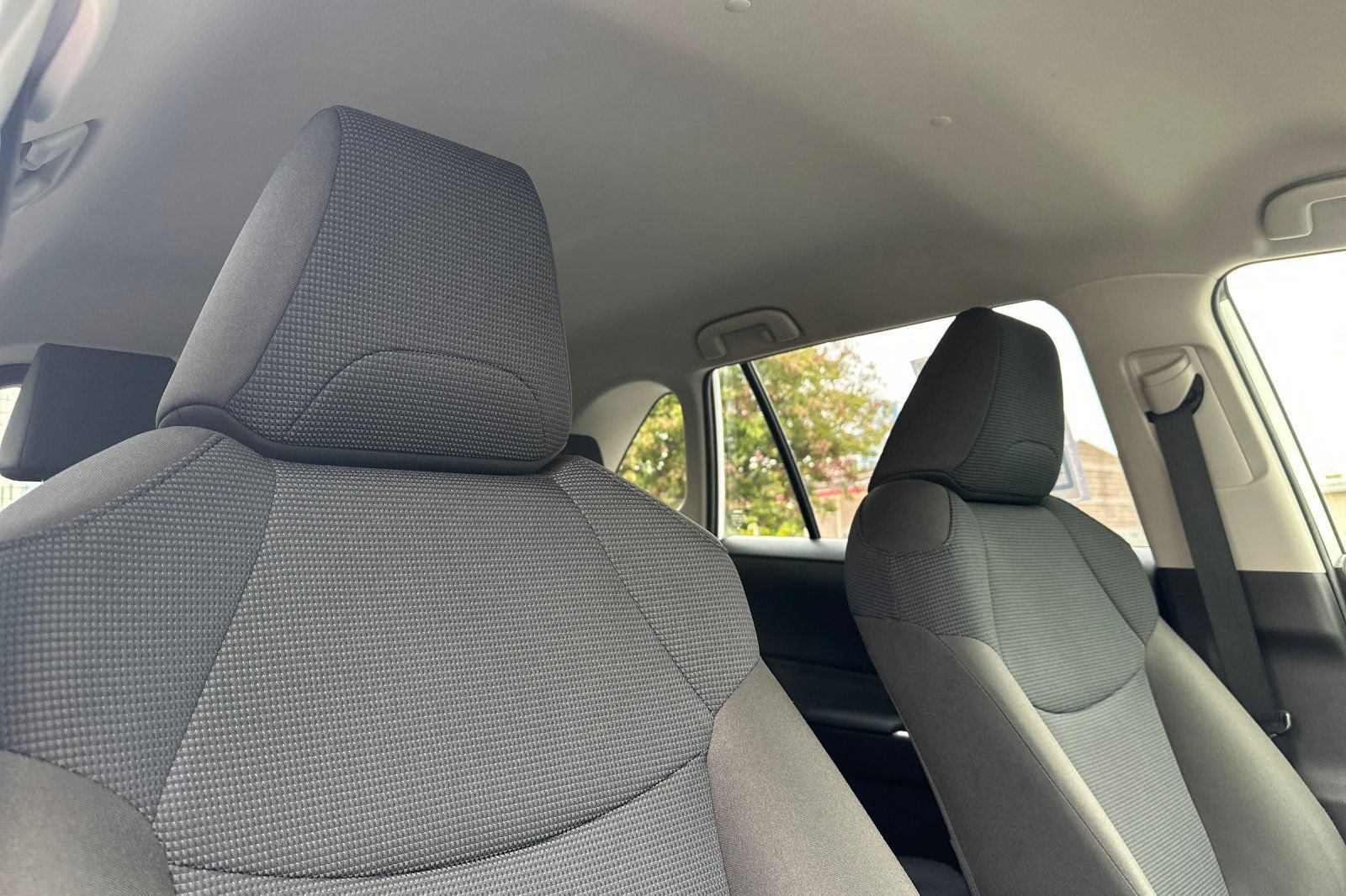 Used 2024 Toyota RAV4 LE AWD/4WD image 20