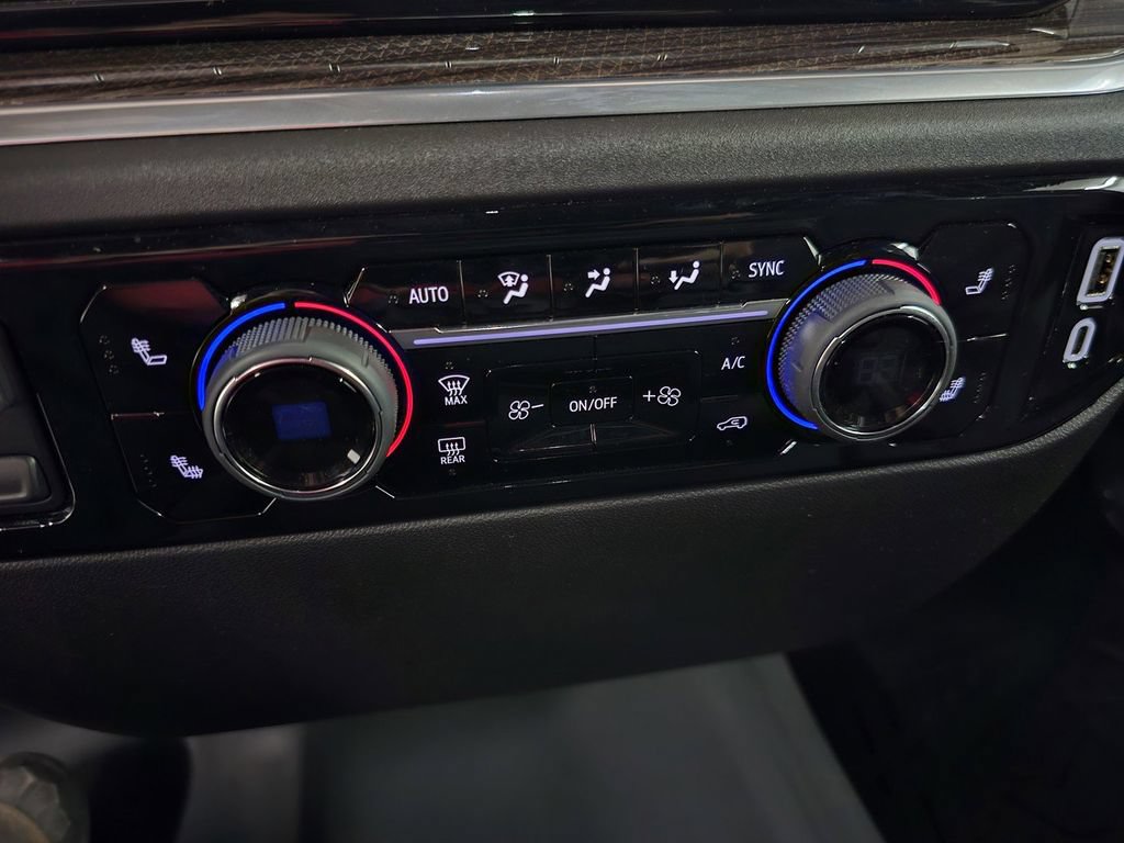 Used 2025 Chevrolet Silverado 1500 LT AWD/4WD image 18