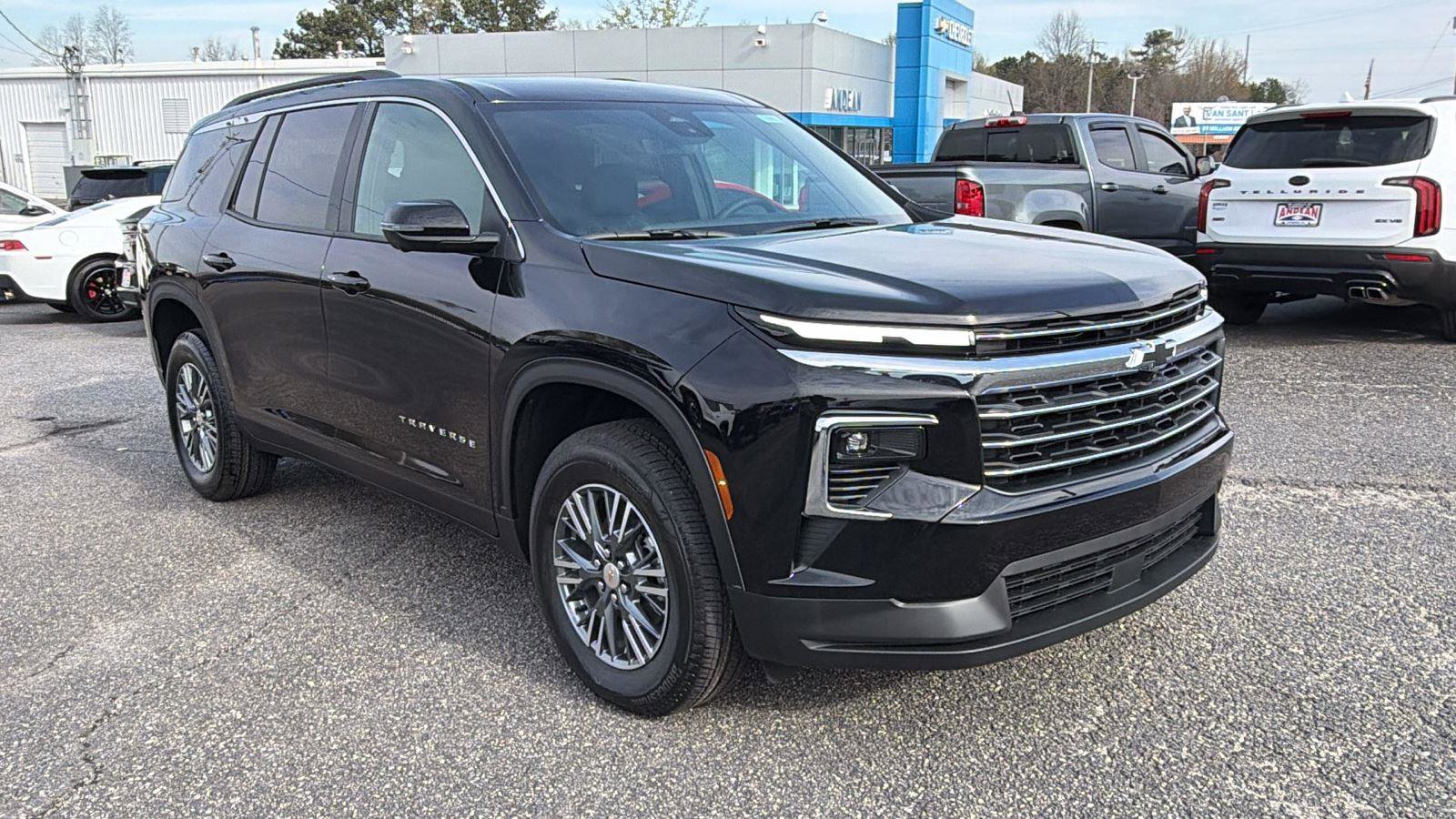 New 2026 Chevrolet Traverse LT w/ Driver Confidence Package image 3