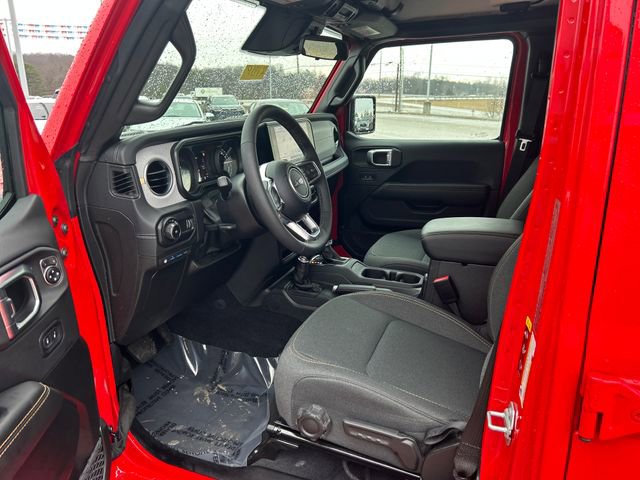 Used 2025 Jeep Wrangler Sahara 4xe image 33