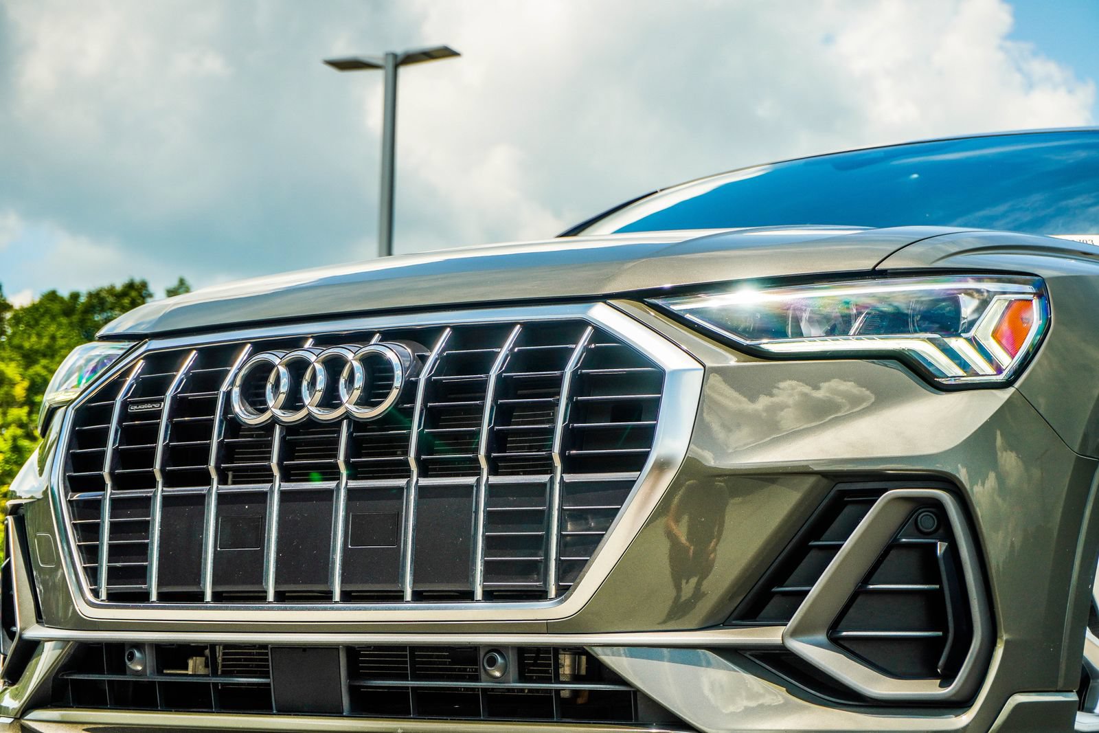 Used 2025 Audi Q3 2.0T Premium AWD/4WD image 2