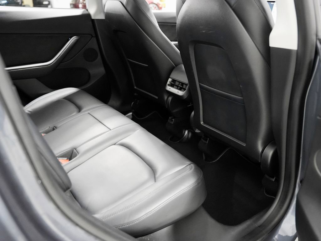 Used 2020 Tesla Model Y Long Range image 30