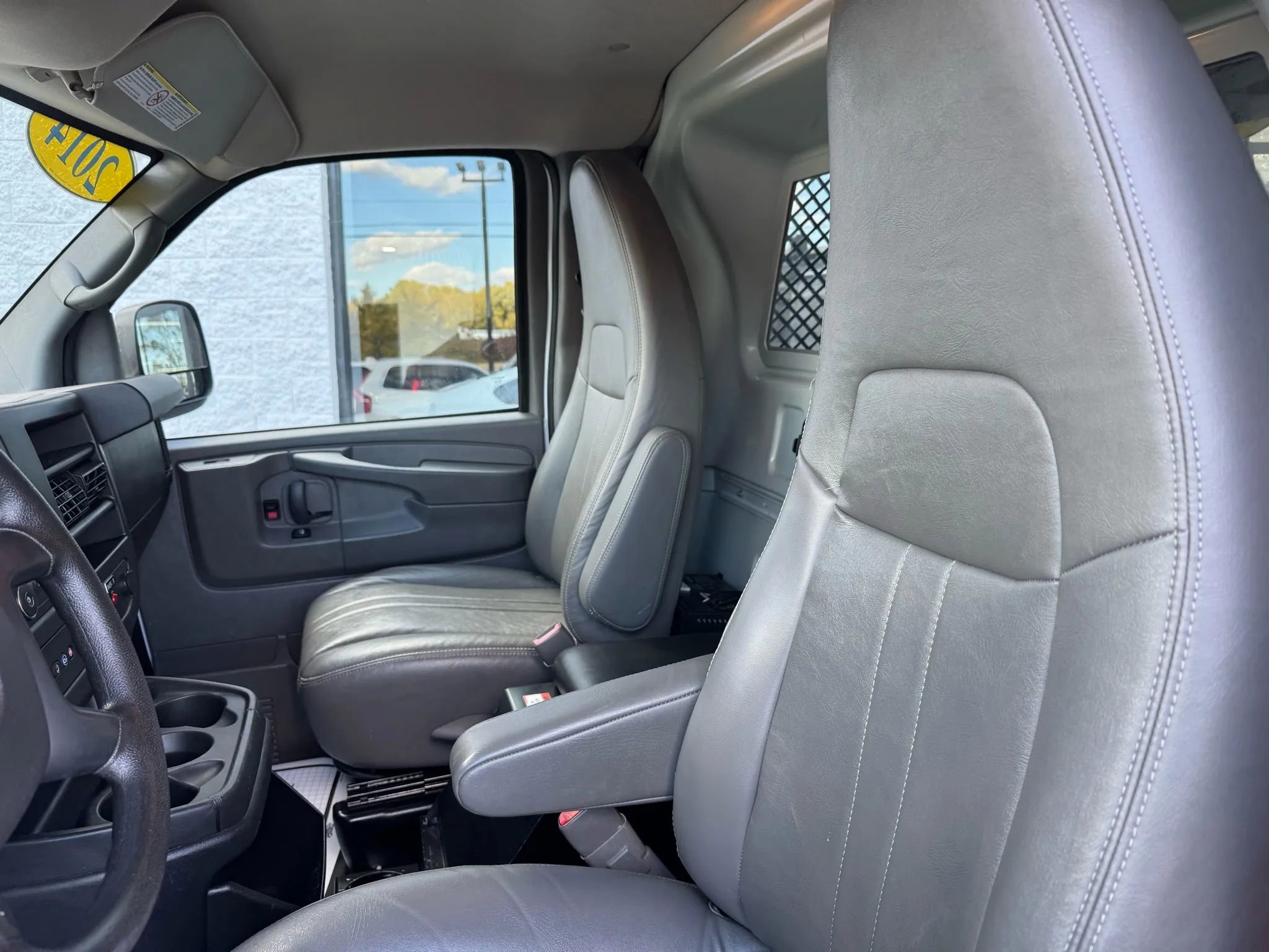 Used 2014 Chevrolet Express 2500 image 9