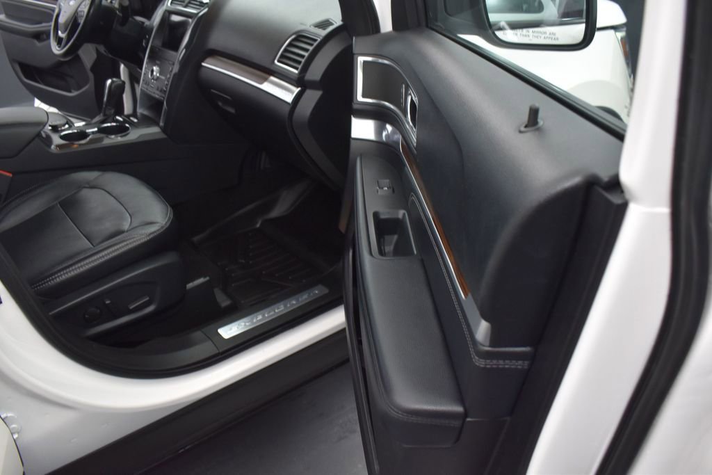 Used 2019 Ford Explorer Limited w/ Class III Trailer Tow Package AWD/4WD image 22