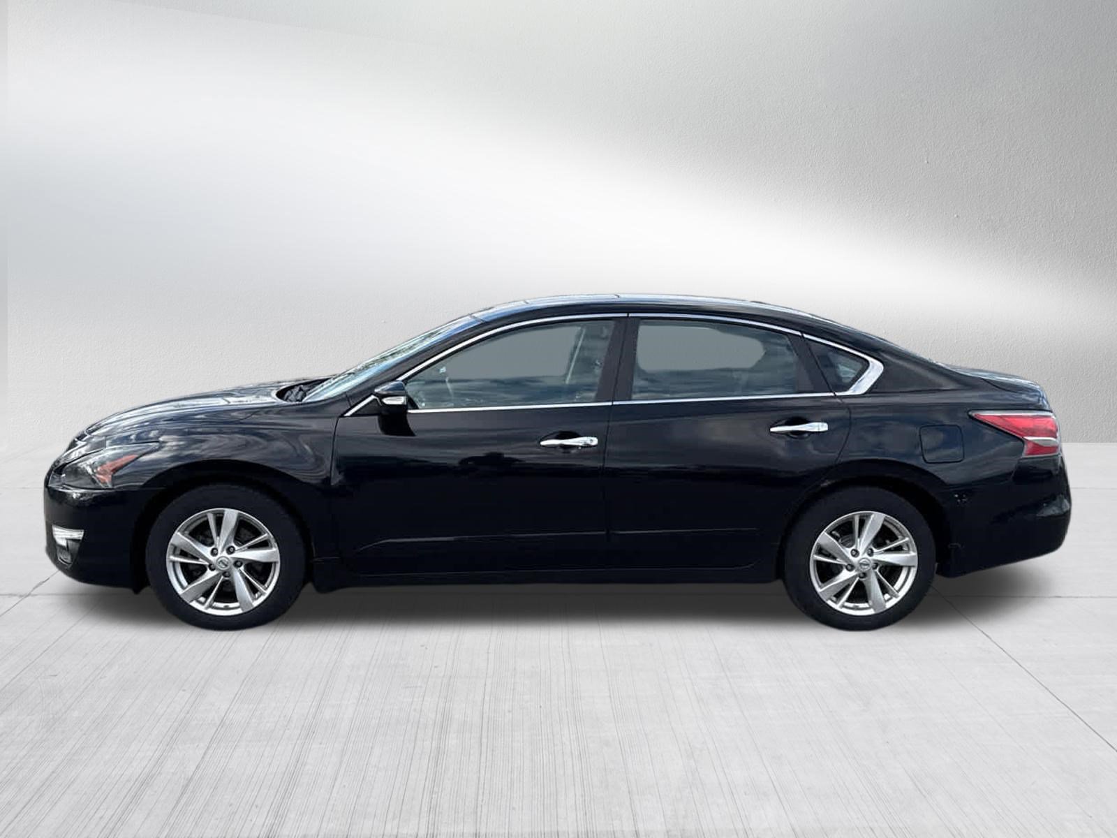Used 2014 Nissan Altima 2.5 SV w/ Convenience Package FWD image 4