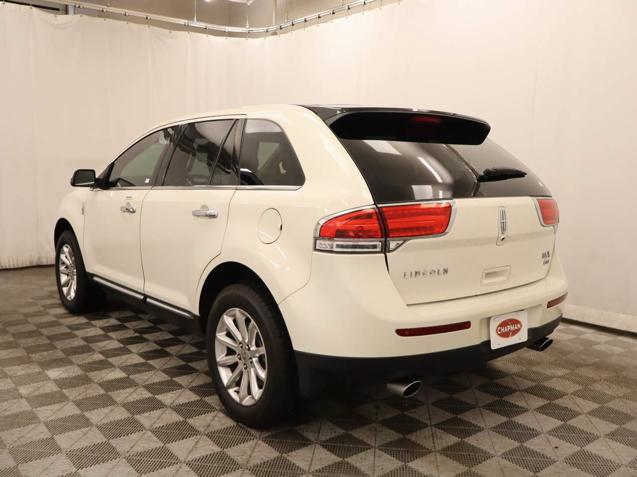 Used 2013 Lincoln MKX AWD image 3