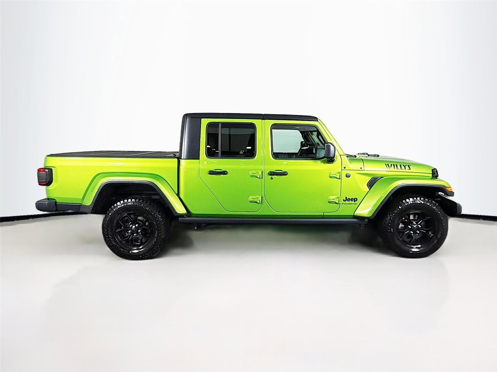 Used 2025 Jeep Gladiator Willys image 8