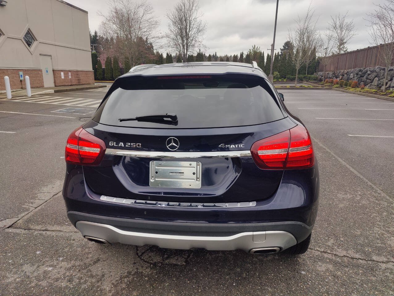 Used 2019 Mercedes-Benz GLA 250 4MATIC w/ Premium Package image 6