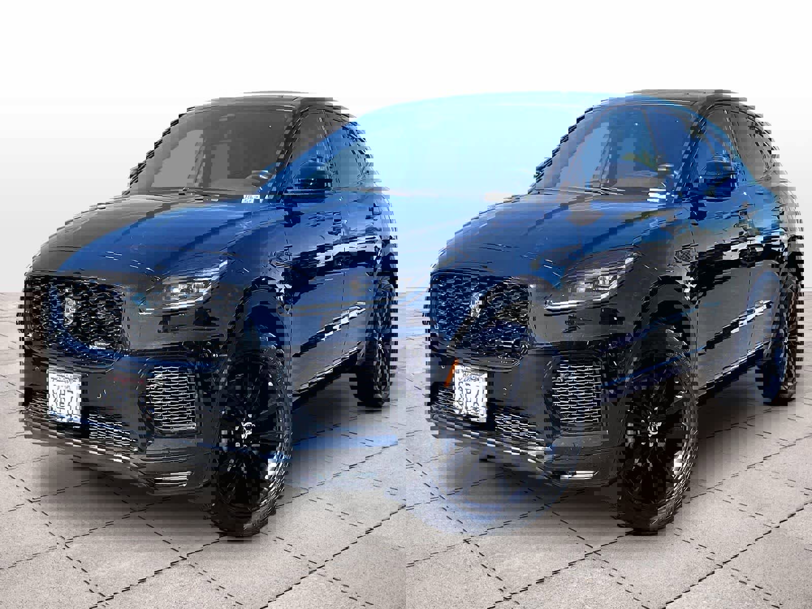 Used 2024 Jaguar E-PACE R-Dynamic SE image 1