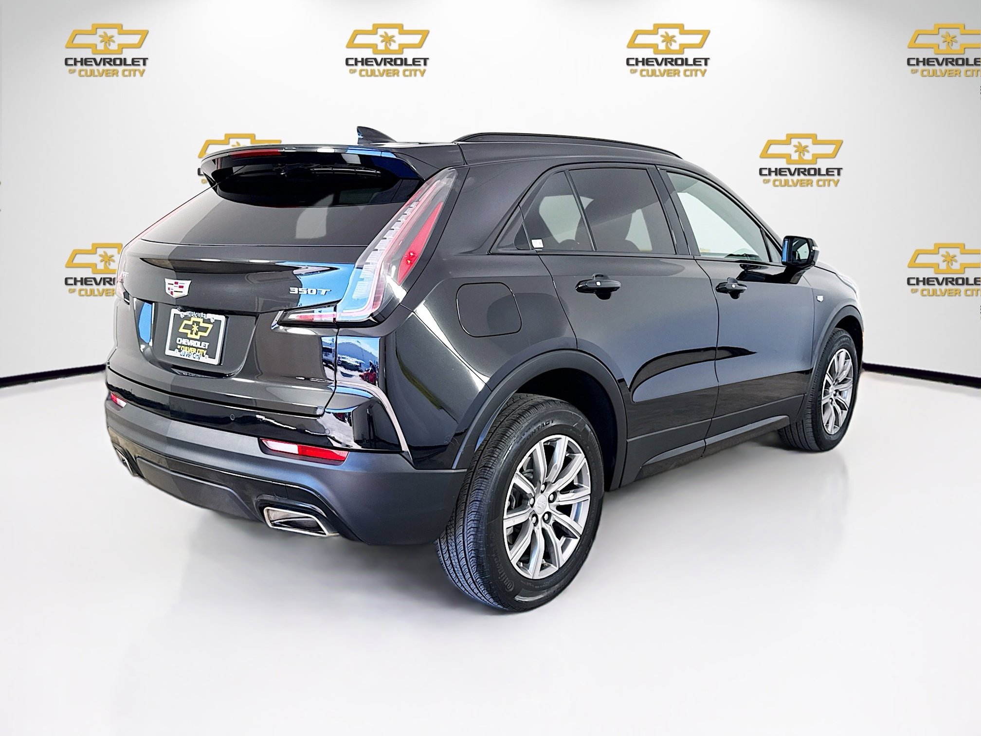 Used 2023 Cadillac XT4 Sport w/ Cold Weather Package image 7