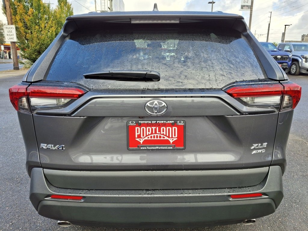 Used 2025 Toyota RAV4 XLE image 7