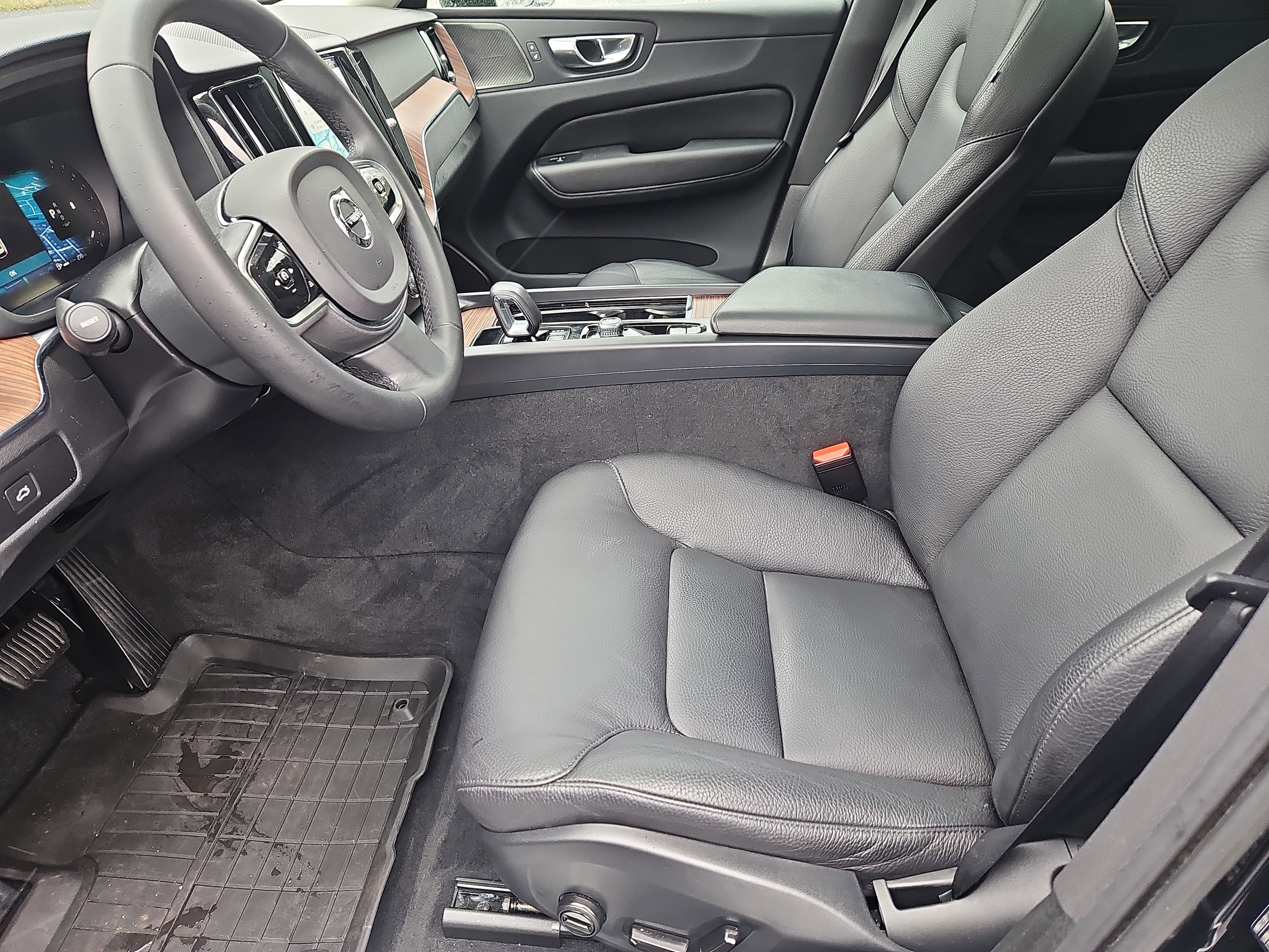 Used 2023 Volvo XC60 B5 Plus w/ Climate Package image 30