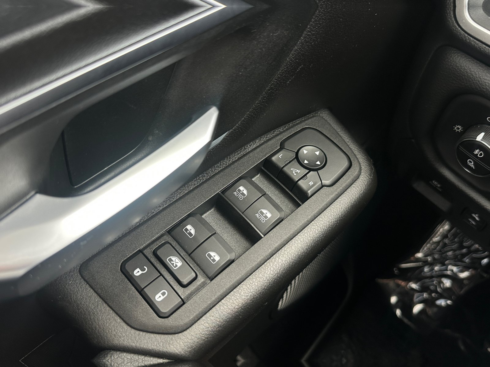 Used 2026 RAM 1500 Lone Star AWD/4WD image 25