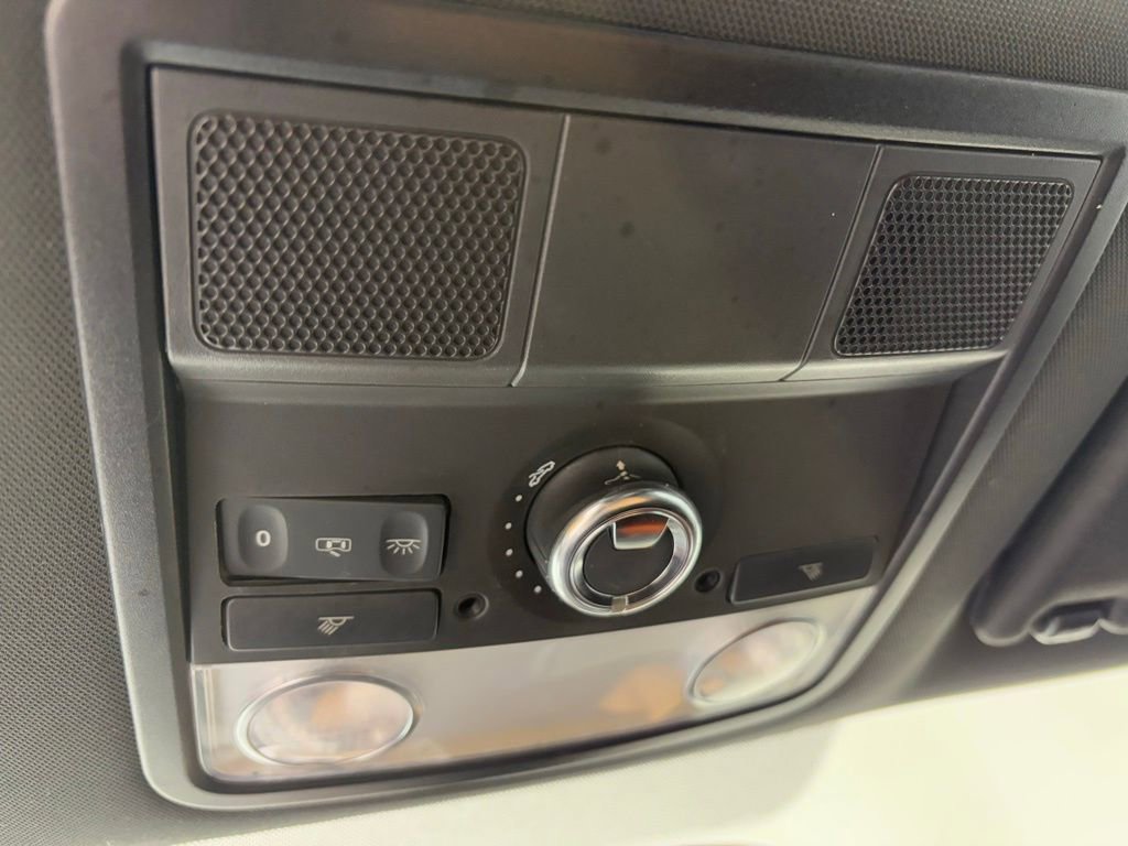 Used 2013 Volkswagen Beetle 2.5 Fender image 26