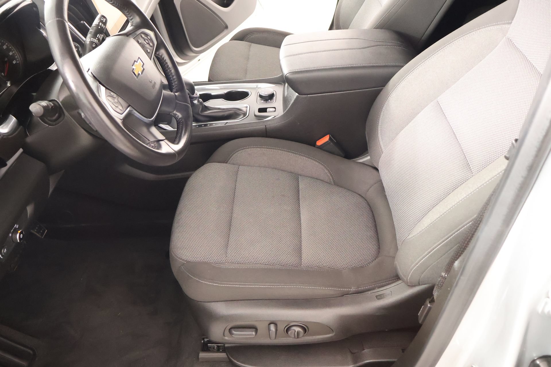 Used 2022 Chevrolet Traverse LT AWD/4WD image 11