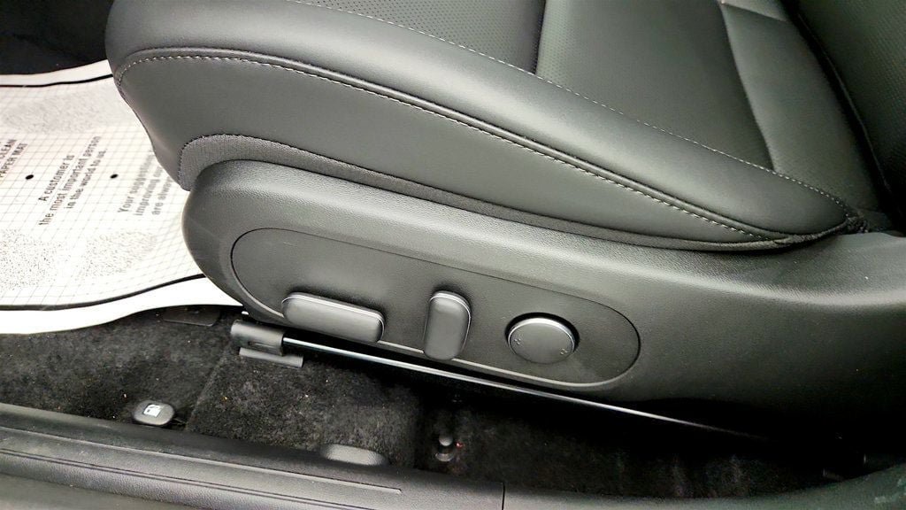 Used 2026 Hyundai Kona Limited FWD image 12