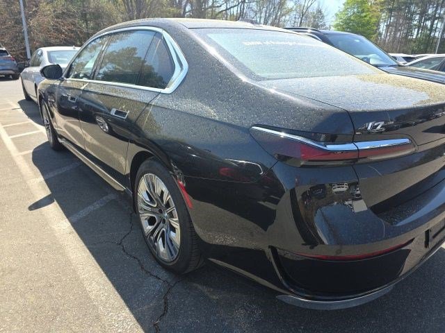 Used 2025 BMW i7 eDrive50 w/ Premium Package image 10
