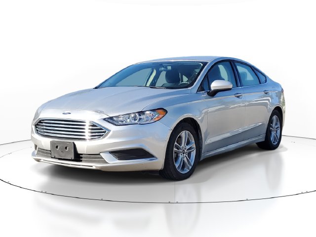 Used 2018 Ford Fusion SE FWD image 2