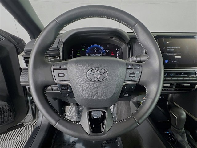 Used 2025 Toyota Camry SE image 15