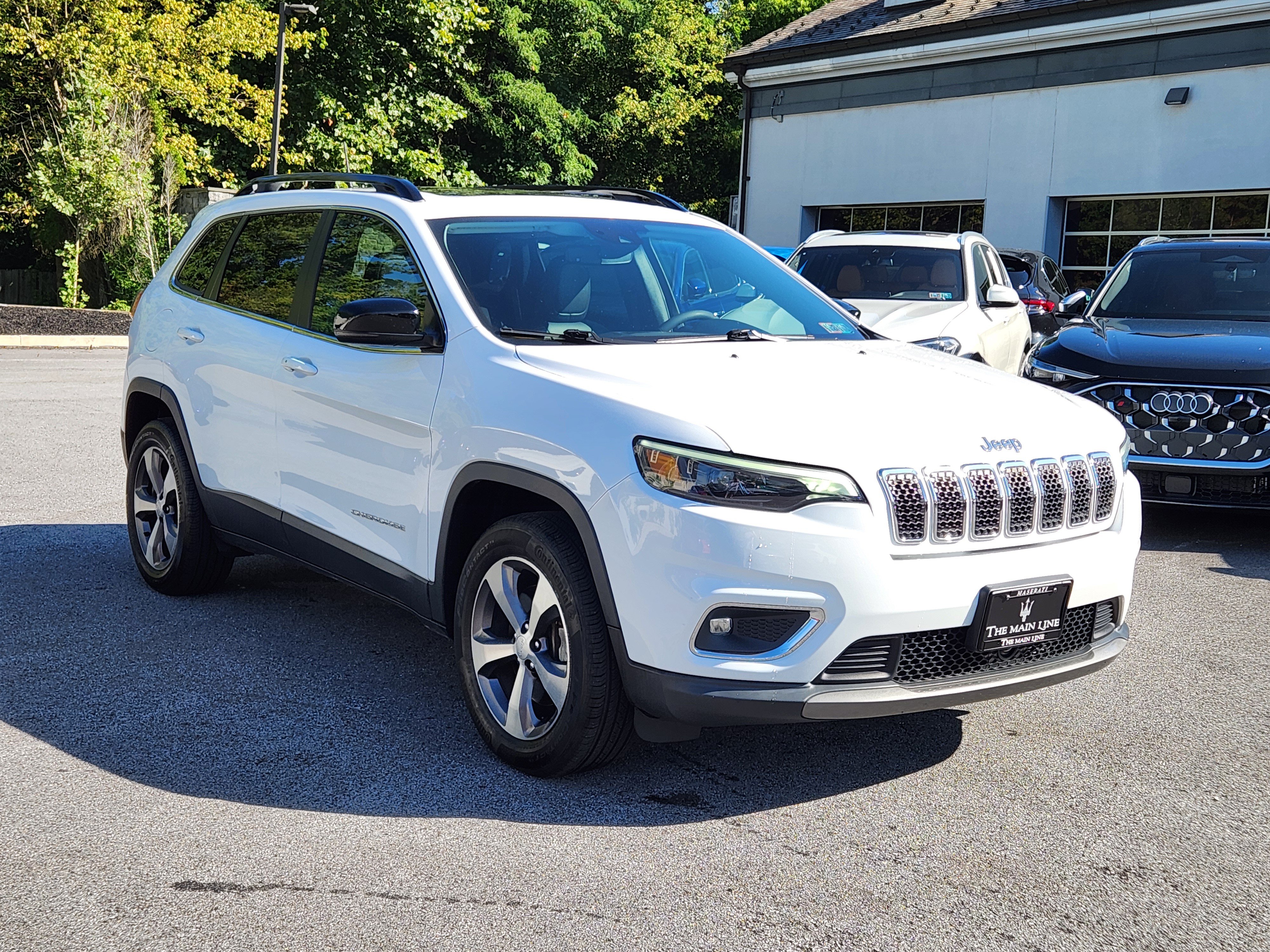 Used 2022 Jeep Cherokee Limited w/ Mopar Interior Package AWD/4WD image 2