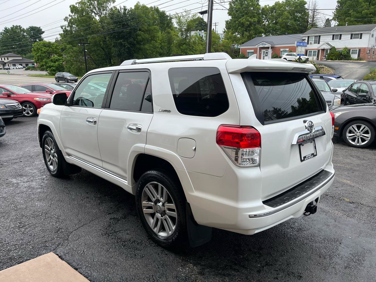 Used 2010 Toyota 4Runner Limited AWD/4WD image 9