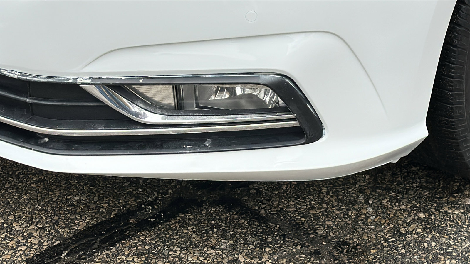 Used 2018 Volkswagen Passat 2.0T SEL Premium image 5