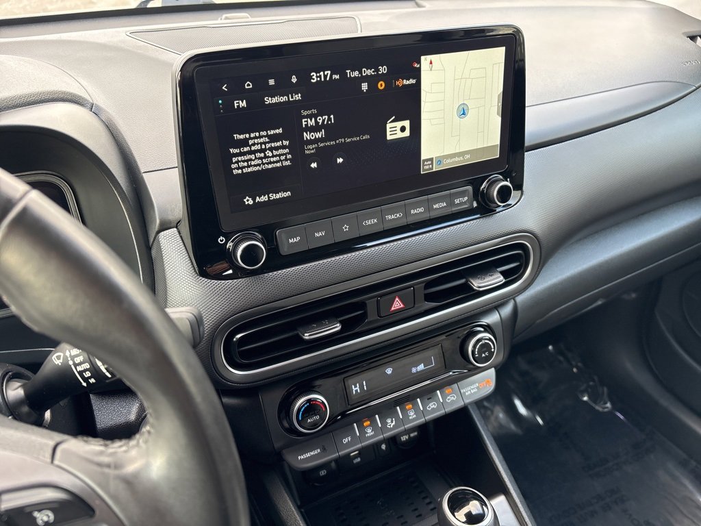 Used 2023 Hyundai Kona Limited image 17