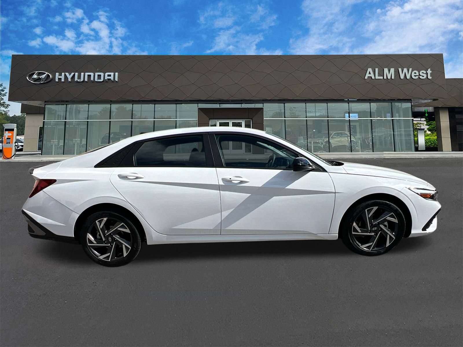 Certified 2025 Hyundai Elantra Sport FWD image 4