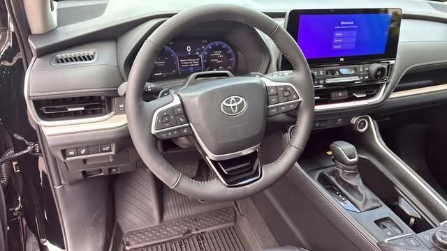 Used 2026 Toyota Grand Highlander AWD image 22