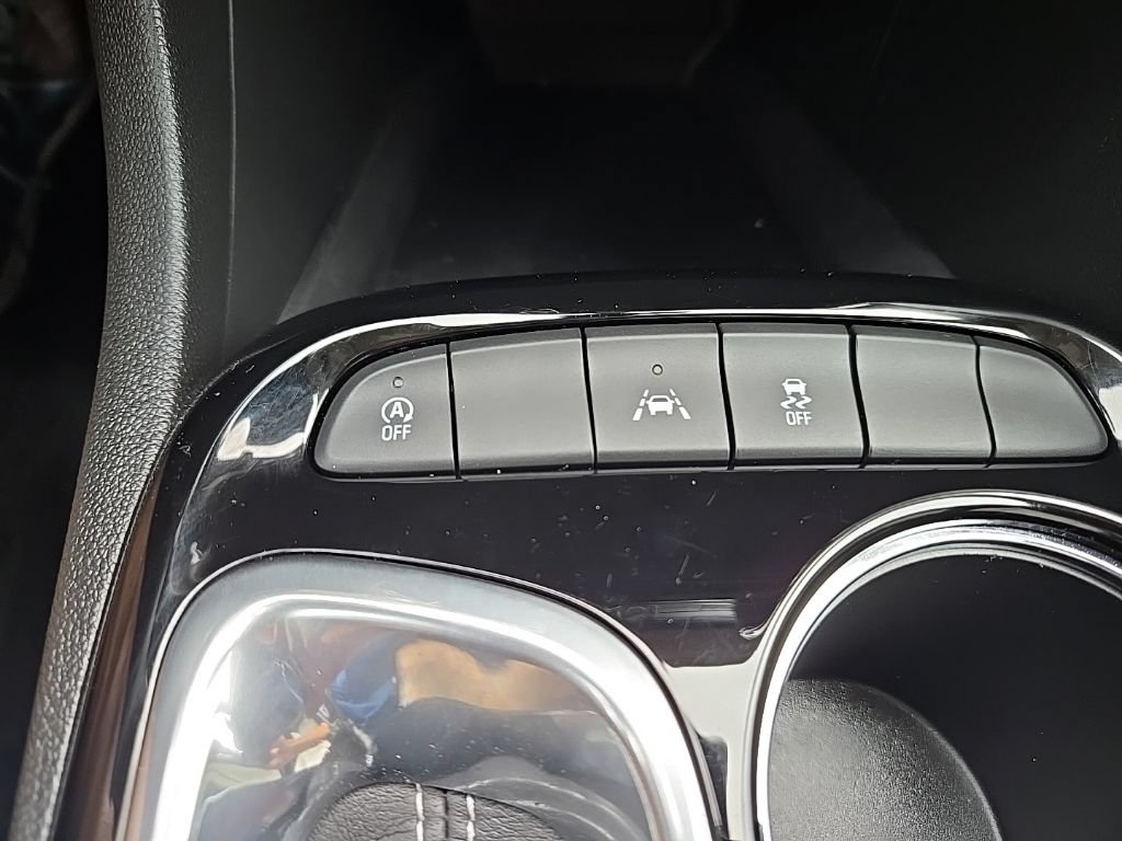 Used 2021 Buick Encore GX Preferred w/ Cold Weather Comfort Package FWD image 23