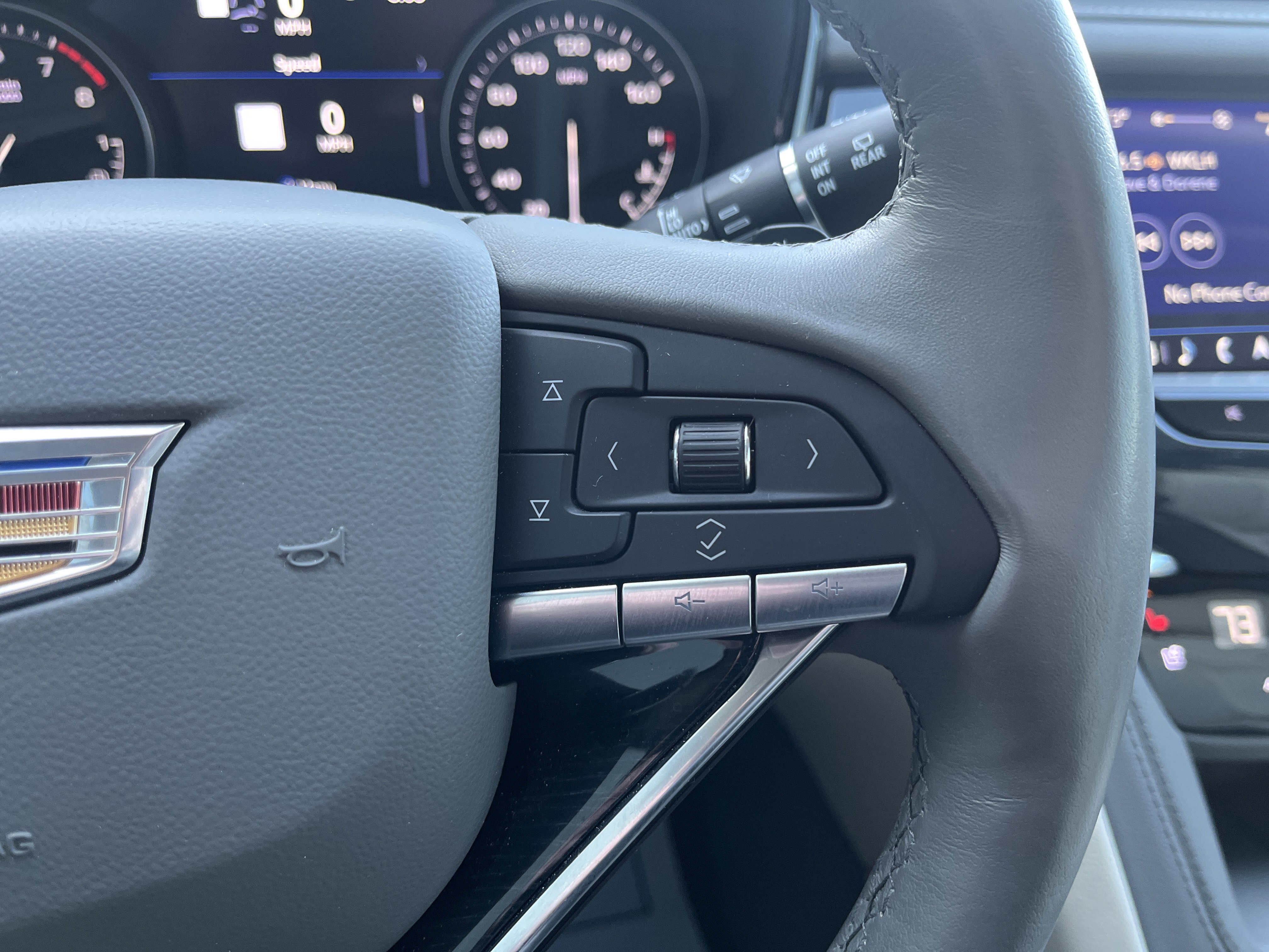 Used 2024 Cadillac XT6 Premium Luxury w/ Technology Package image 26