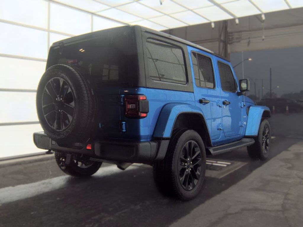 Used 2021 Jeep Wrangler Unlimited Sahara w/ Dual Top Group AWD/4WD image 2
