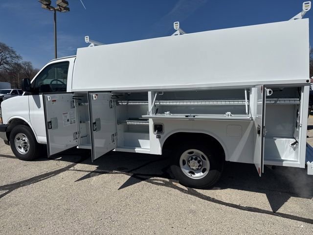 New 2025 Chevrolet Express 3500 w/ Power Convenience Package RWD image 10
