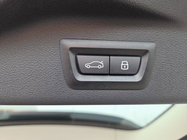 Used 2024 BMW X7 xDrive40i w/ Premium Package image 18