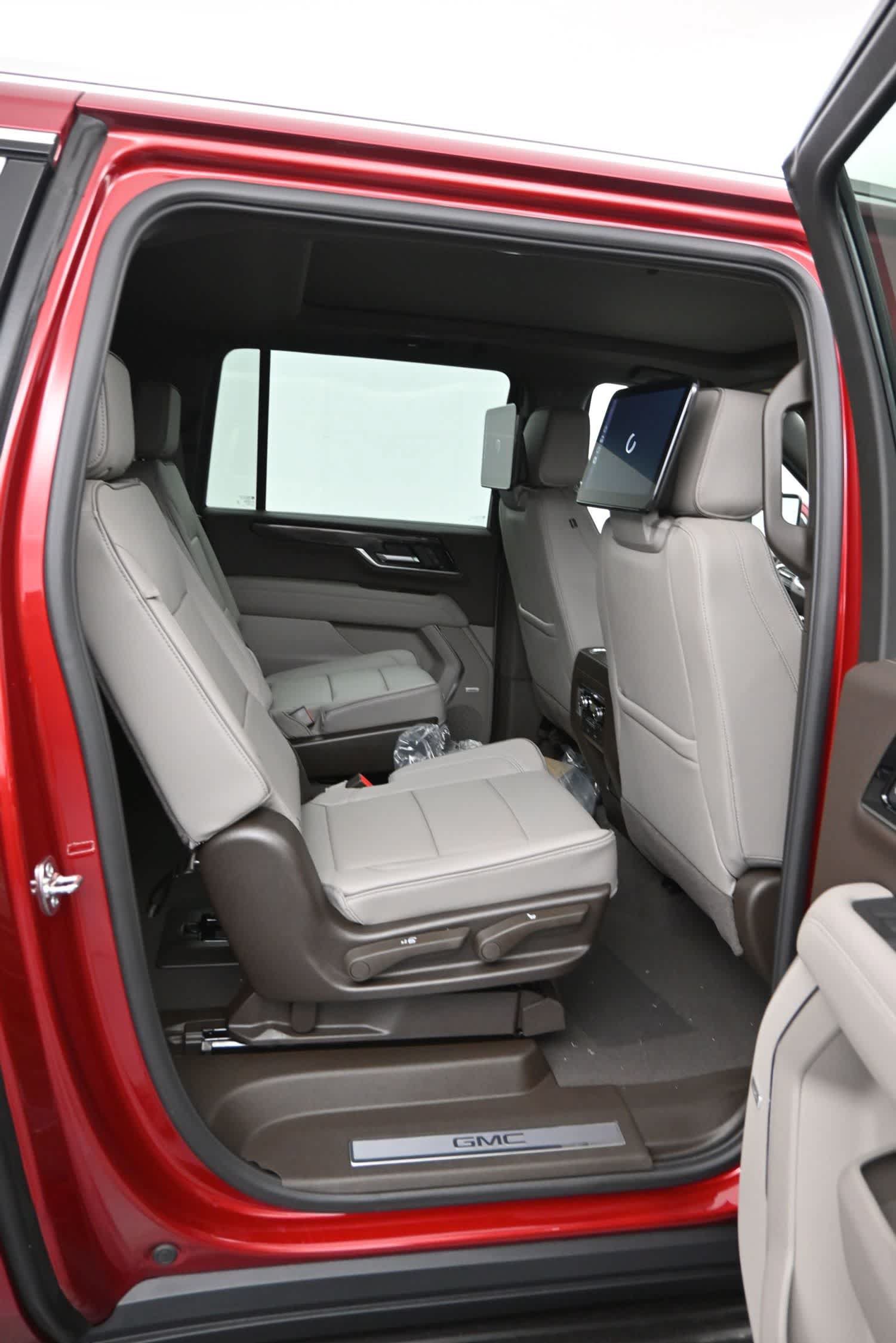 New 2026 GMC Yukon XL Elevation w/ Elevation Premium Package AWD/4WD image 12