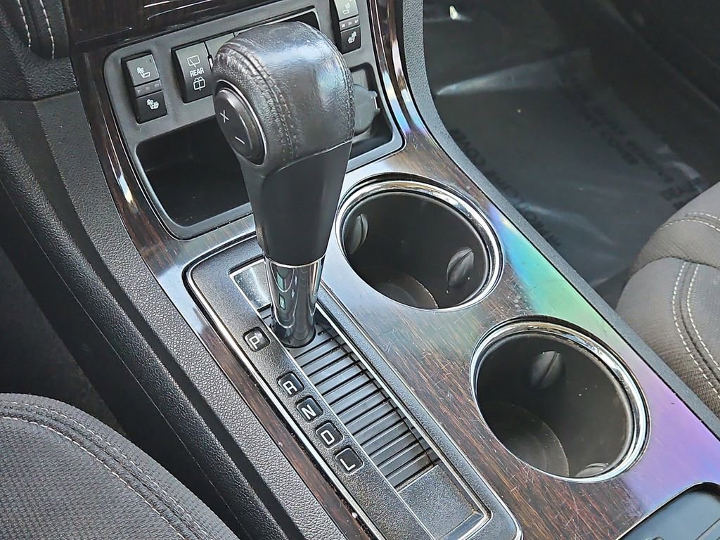 Used 2017 Chevrolet Traverse LT w/ Style and Technology Package FWD image 29