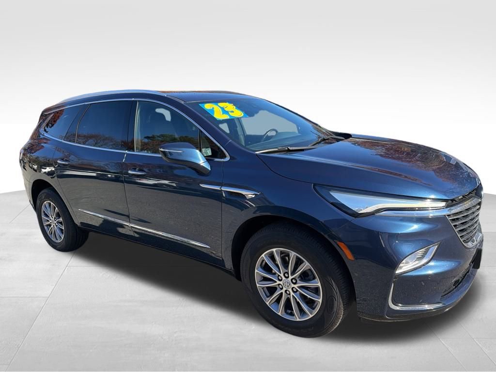 Used 2023 Buick Enclave Essence image 9