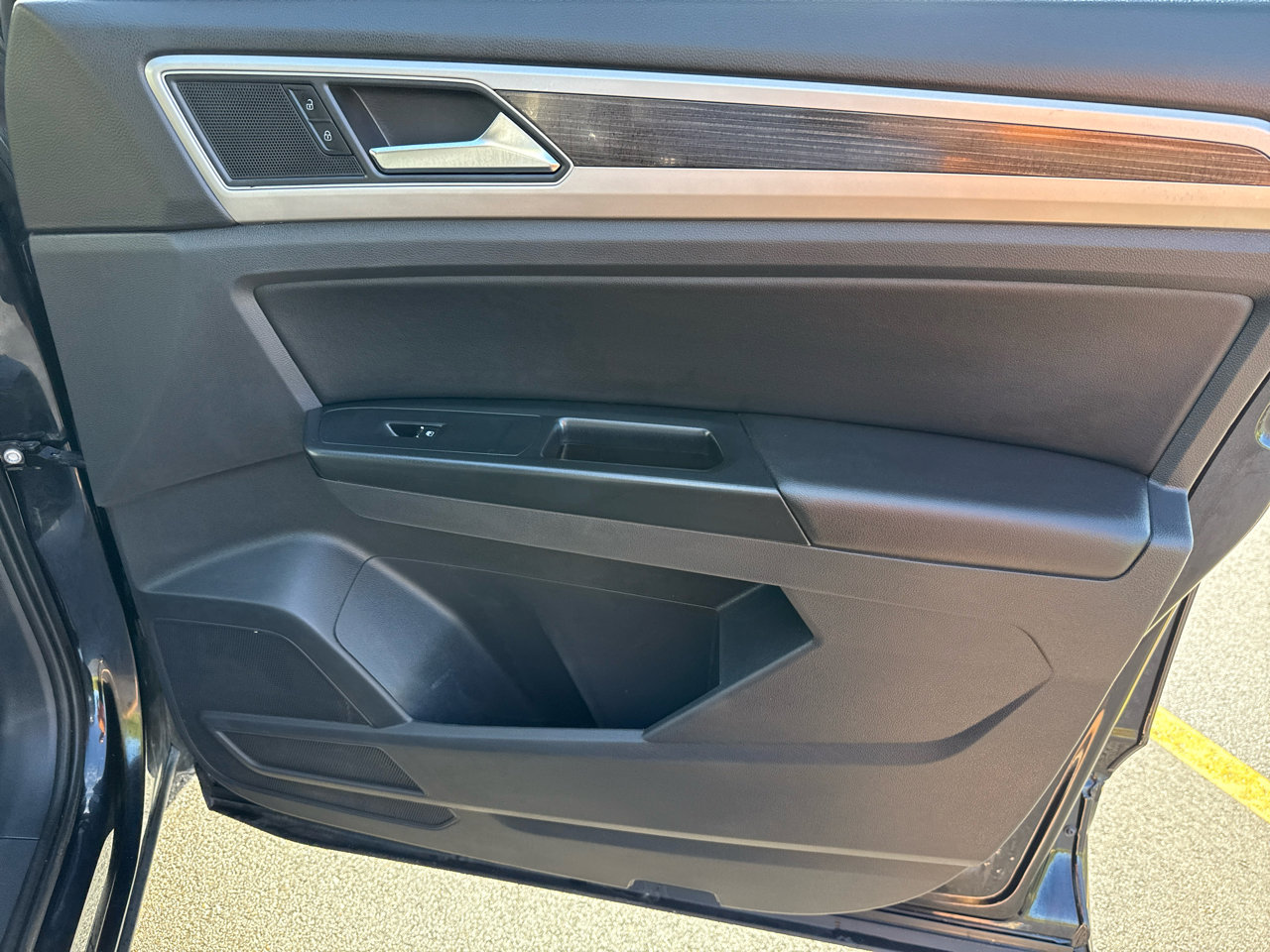 Used 2019 Volkswagen Atlas SEL R-Line image 30