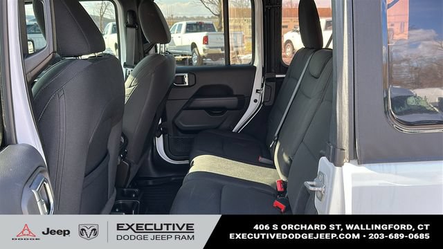 Used 2022 Jeep Wrangler Unlimited Sahara w/ Cold Weather Group AWD/4WD image 20
