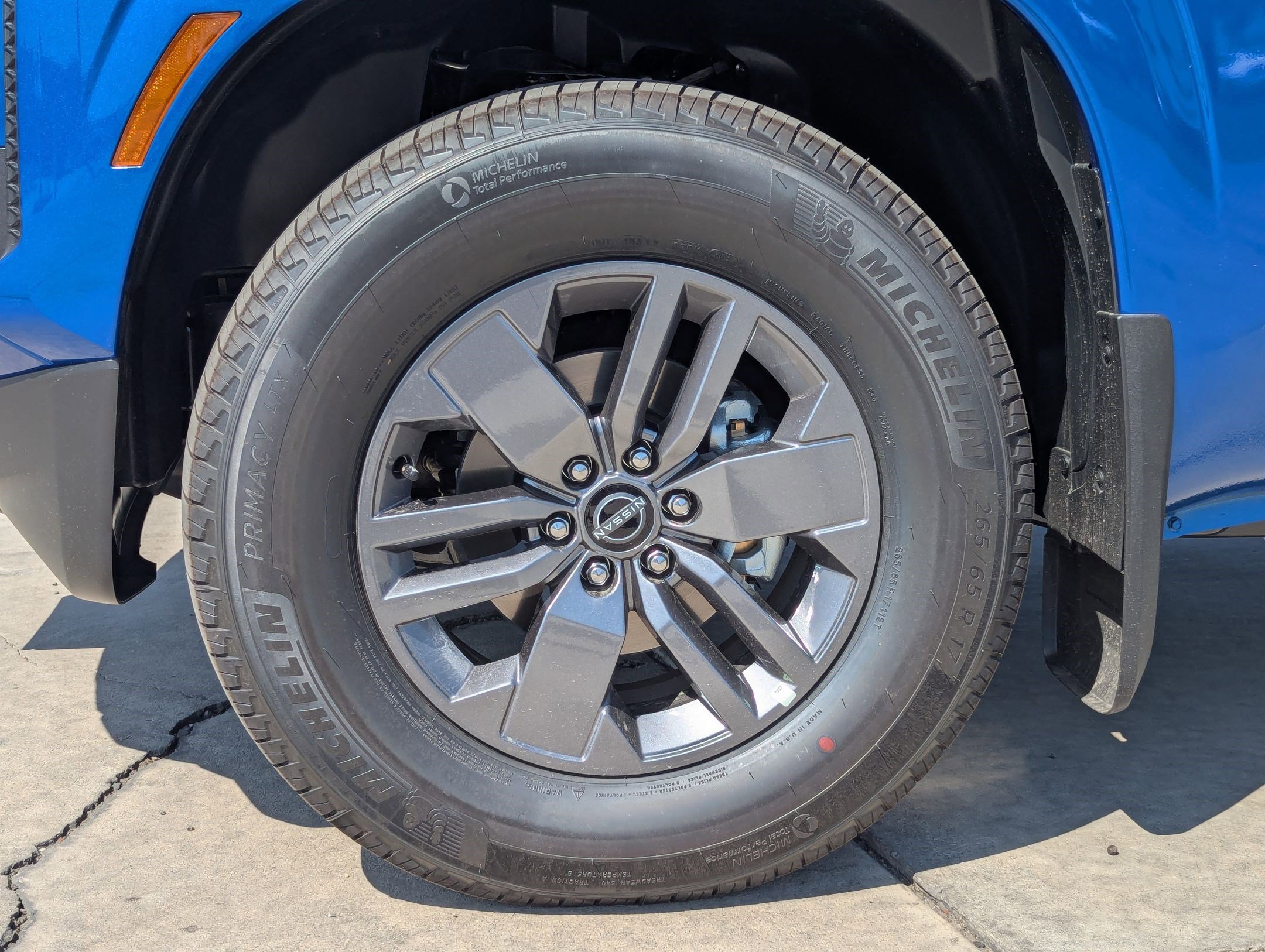 New 2025 Nissan Frontier SV w/ SV Convenience Package image 9