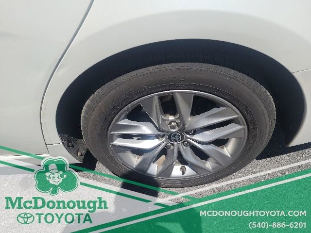 Used 2022 Toyota Avalon XLE FWD image 19