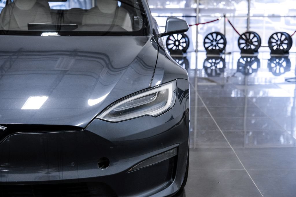 Used 2022 Tesla Model S AWD/4WD image 59