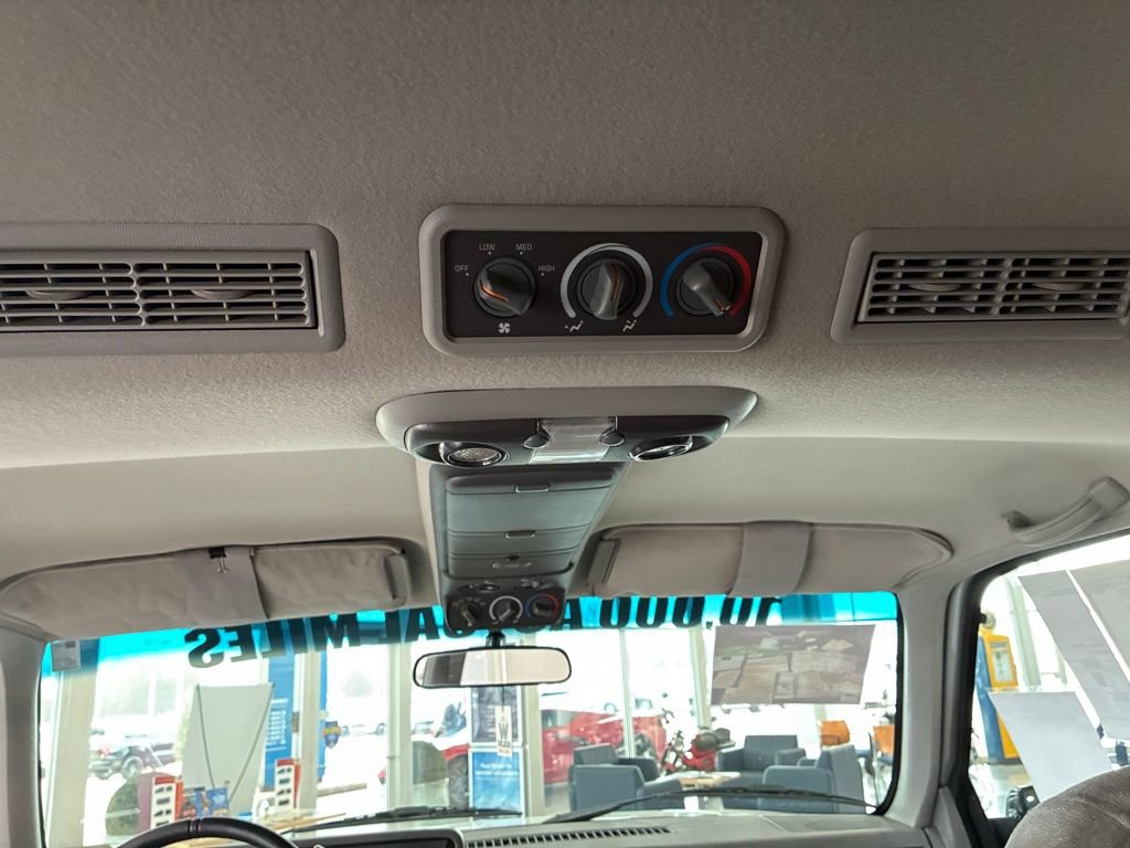 Used 1993 Chevrolet Suburban 4WD image 17