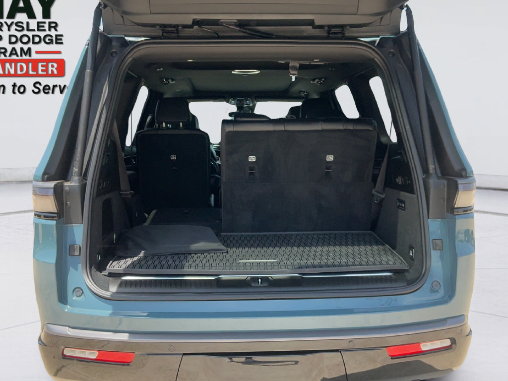 New 2026 Jeep Grand Wagoneer Summit w/ Rear Seat Video Group I AWD/4WD image 15