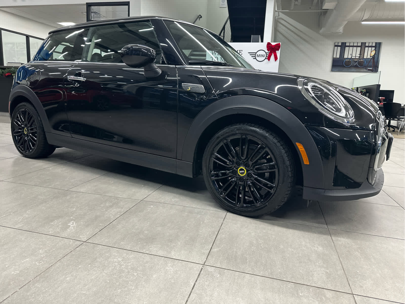 Used 2024 MINI Cooper SE image 4