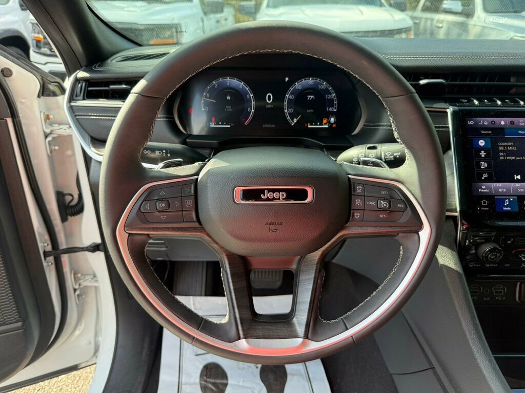 Used 2024 Jeep Grand Cherokee Limited image 5