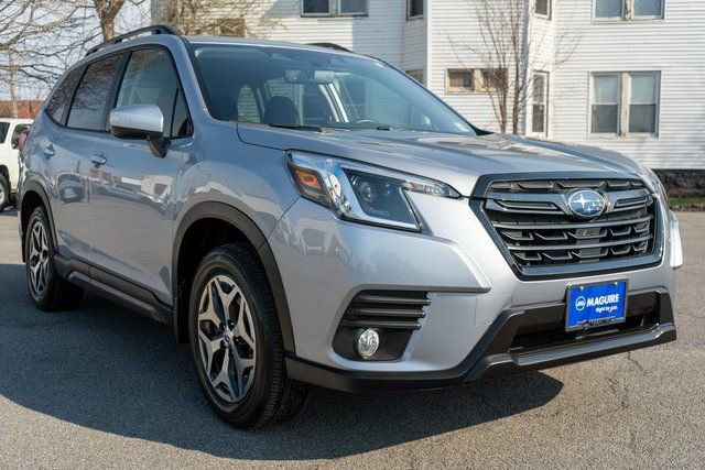 Used 2023 Subaru Forester Premium image 4